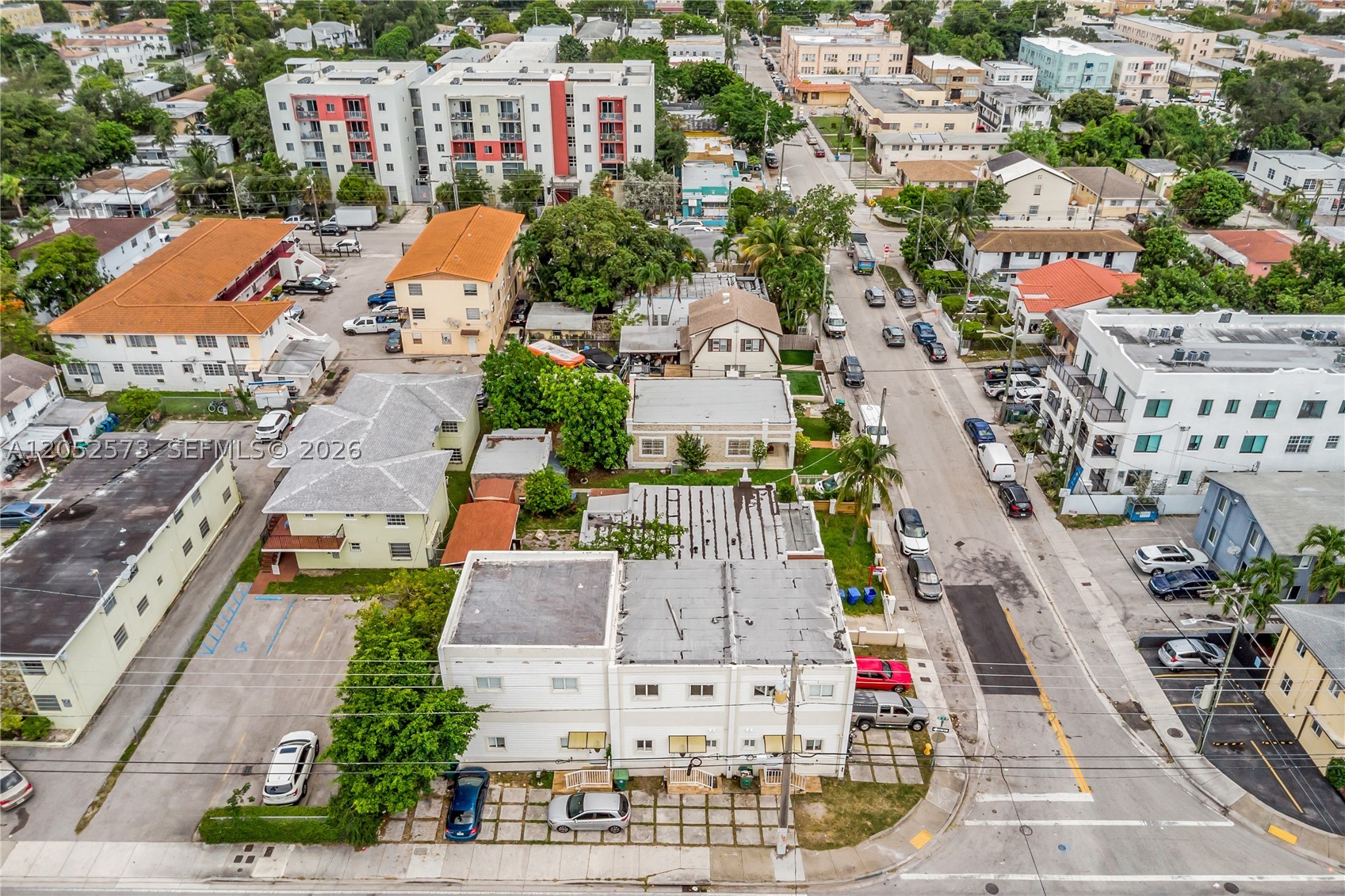 LAWRENCE ESTATE LAND CO - Residential Lease