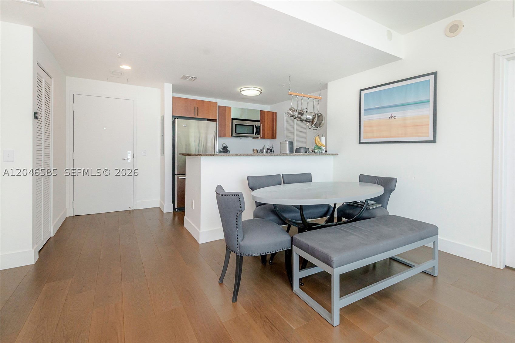 MET 1 CONDO - Residential