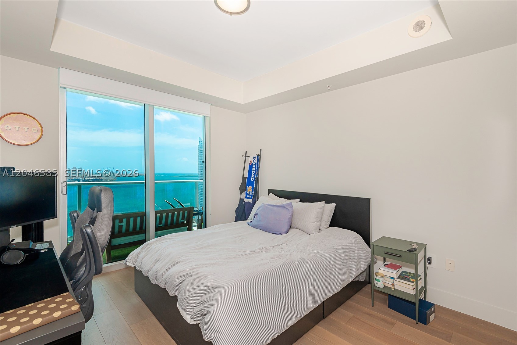 MET 1 CONDO - Residential