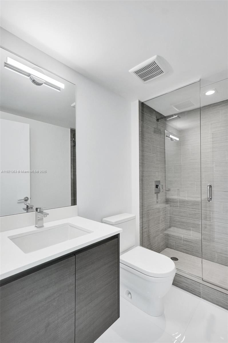 PARQUE TOWERS CONDO - Residential