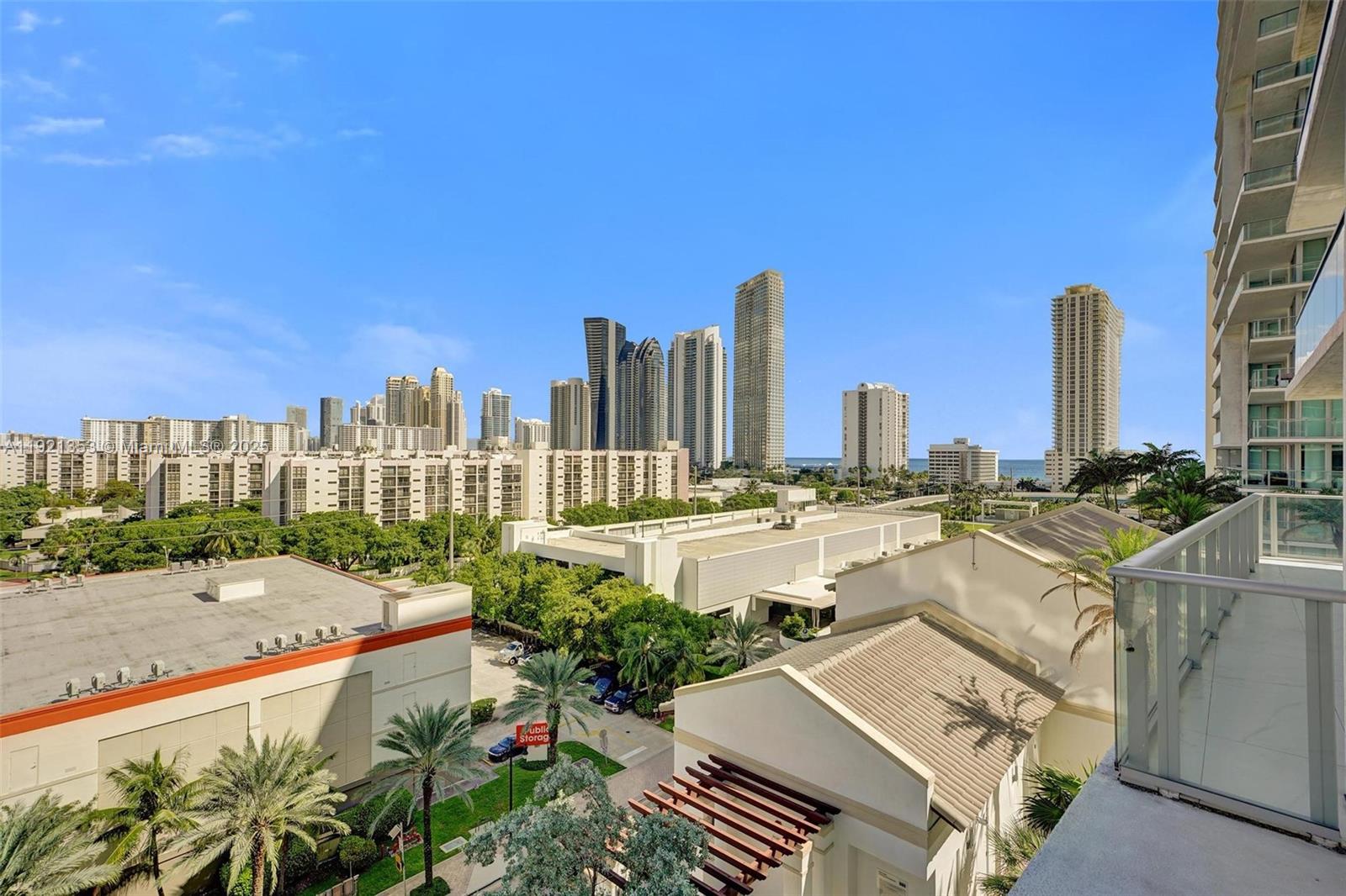 PARQUE TOWERS CONDO - Residential