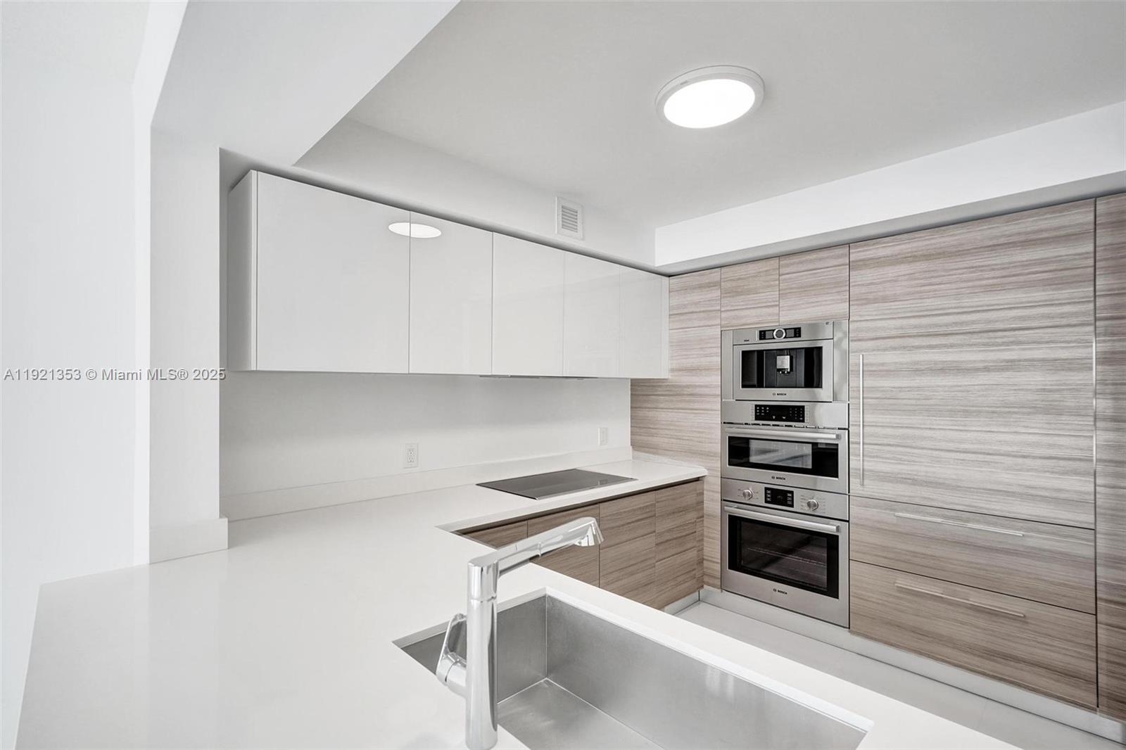 PARQUE TOWERS CONDO - Residential