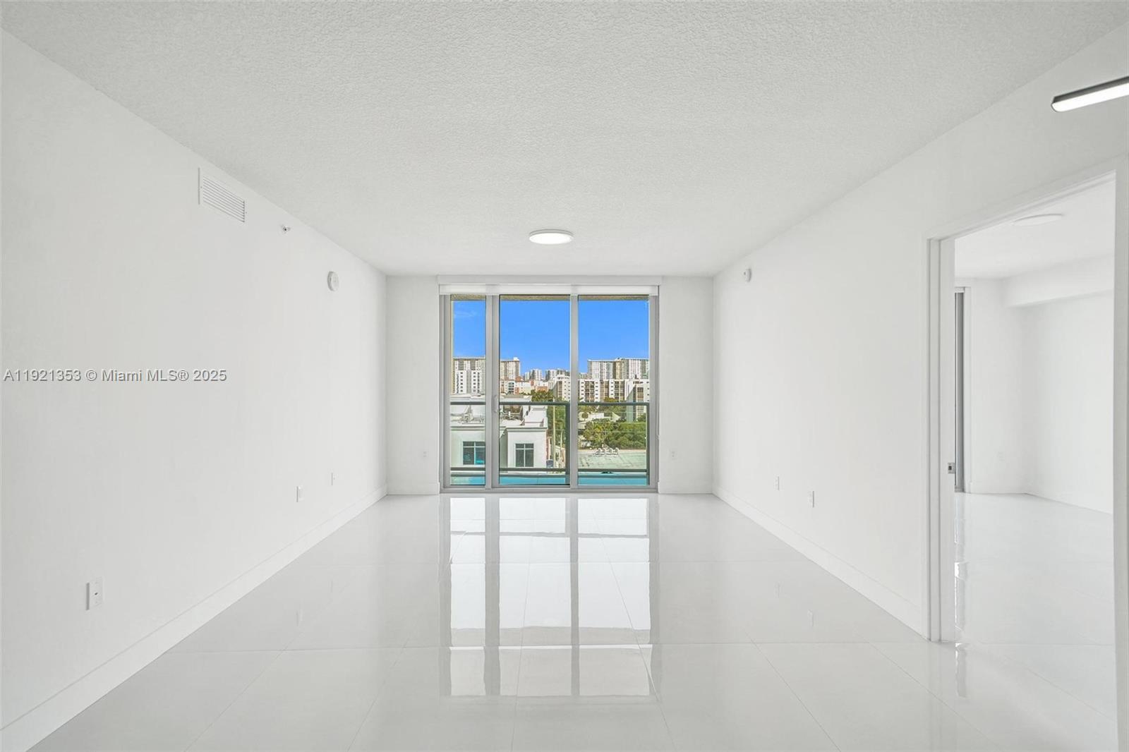 PARQUE TOWERS CONDO - Residential