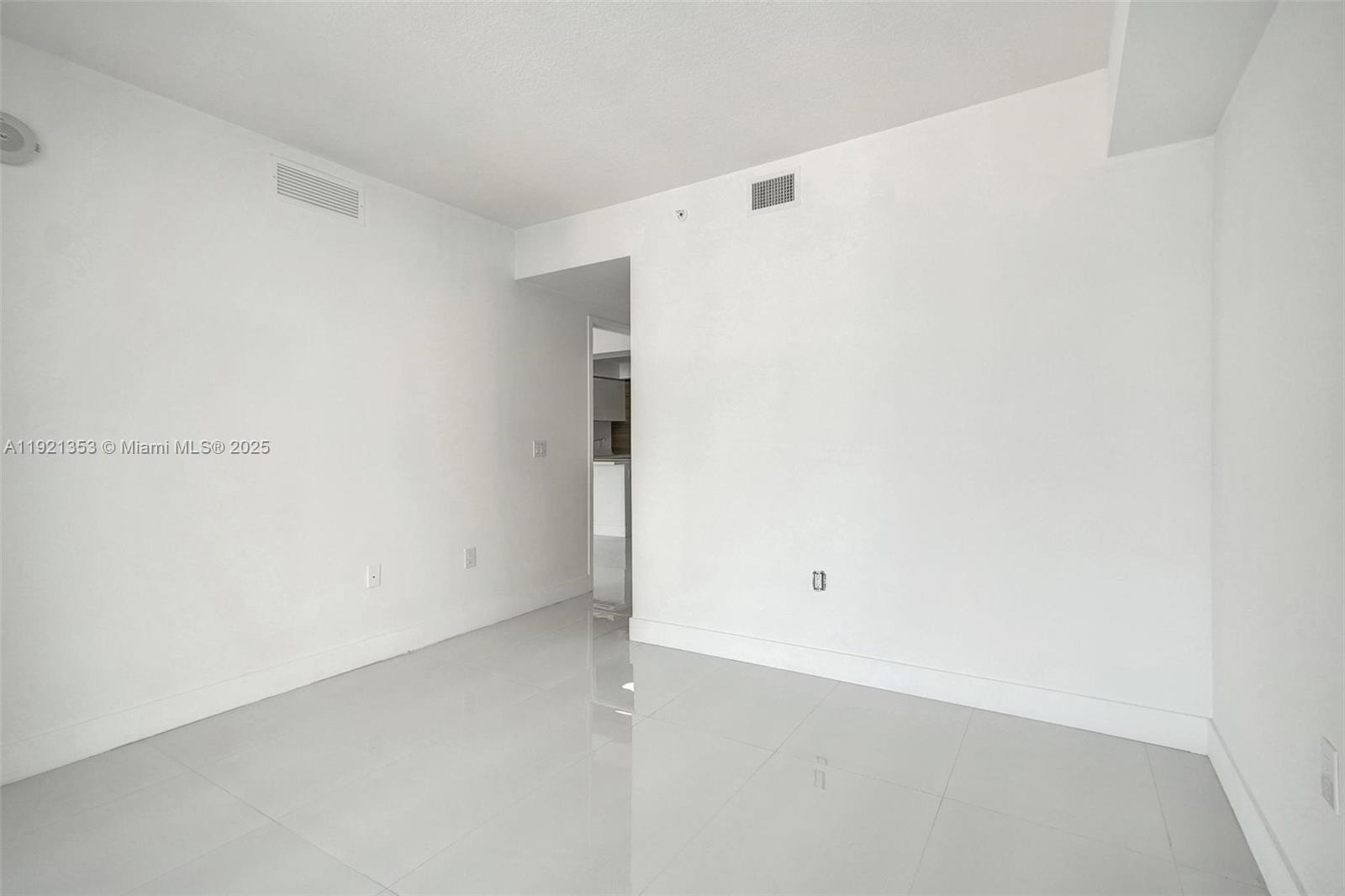PARQUE TOWERS CONDO - Residential