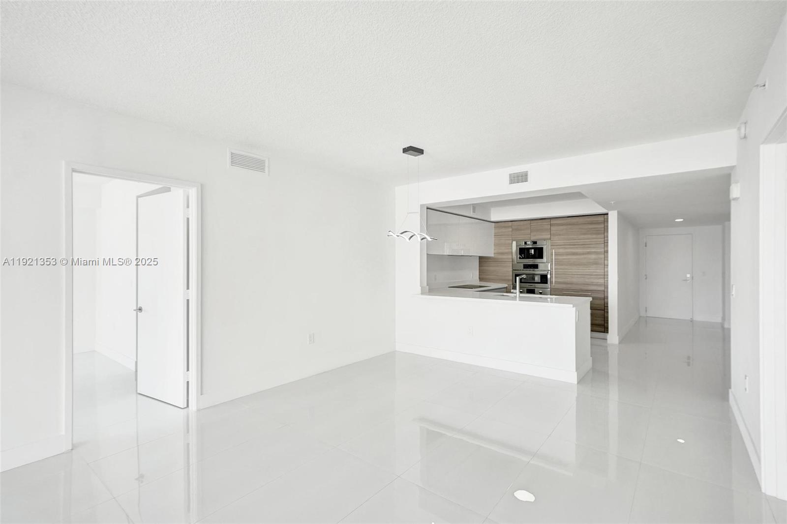 PARQUE TOWERS CONDO - Residential