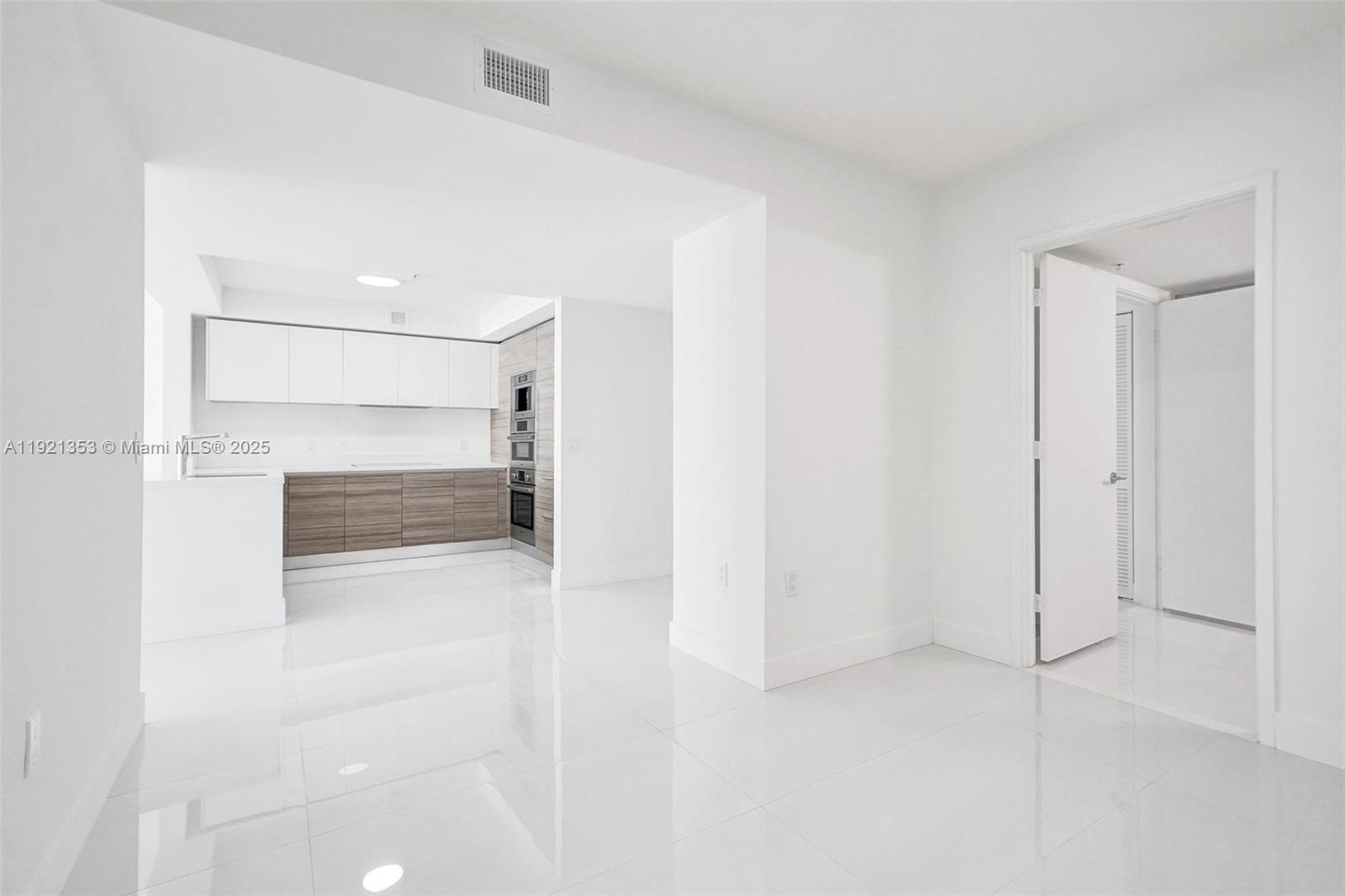 PARQUE TOWERS CONDO - Residential
