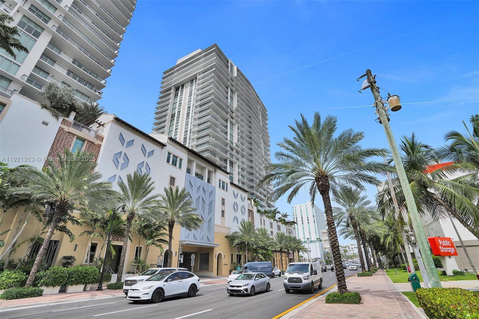 PARQUE TOWERS CONDO - Residential