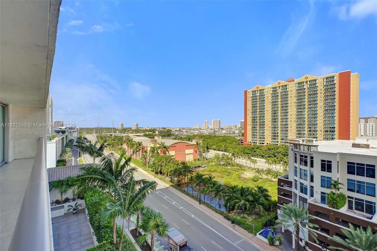 PARQUE TOWERS CONDO - Residential