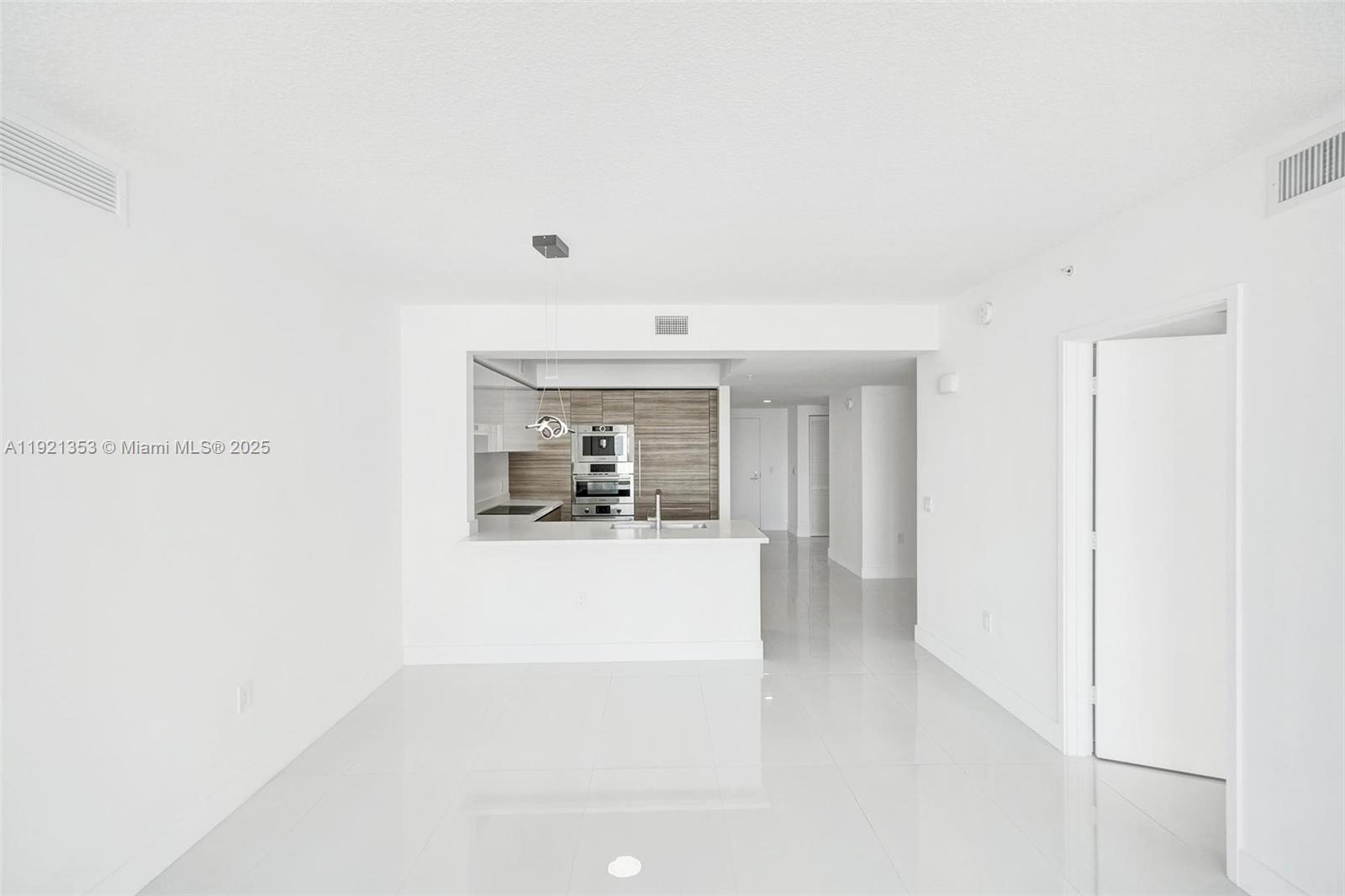 PARQUE TOWERS CONDO - Residential