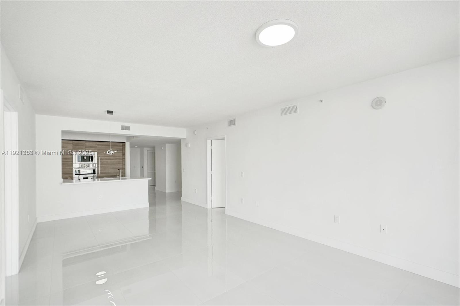 PARQUE TOWERS CONDO - Residential