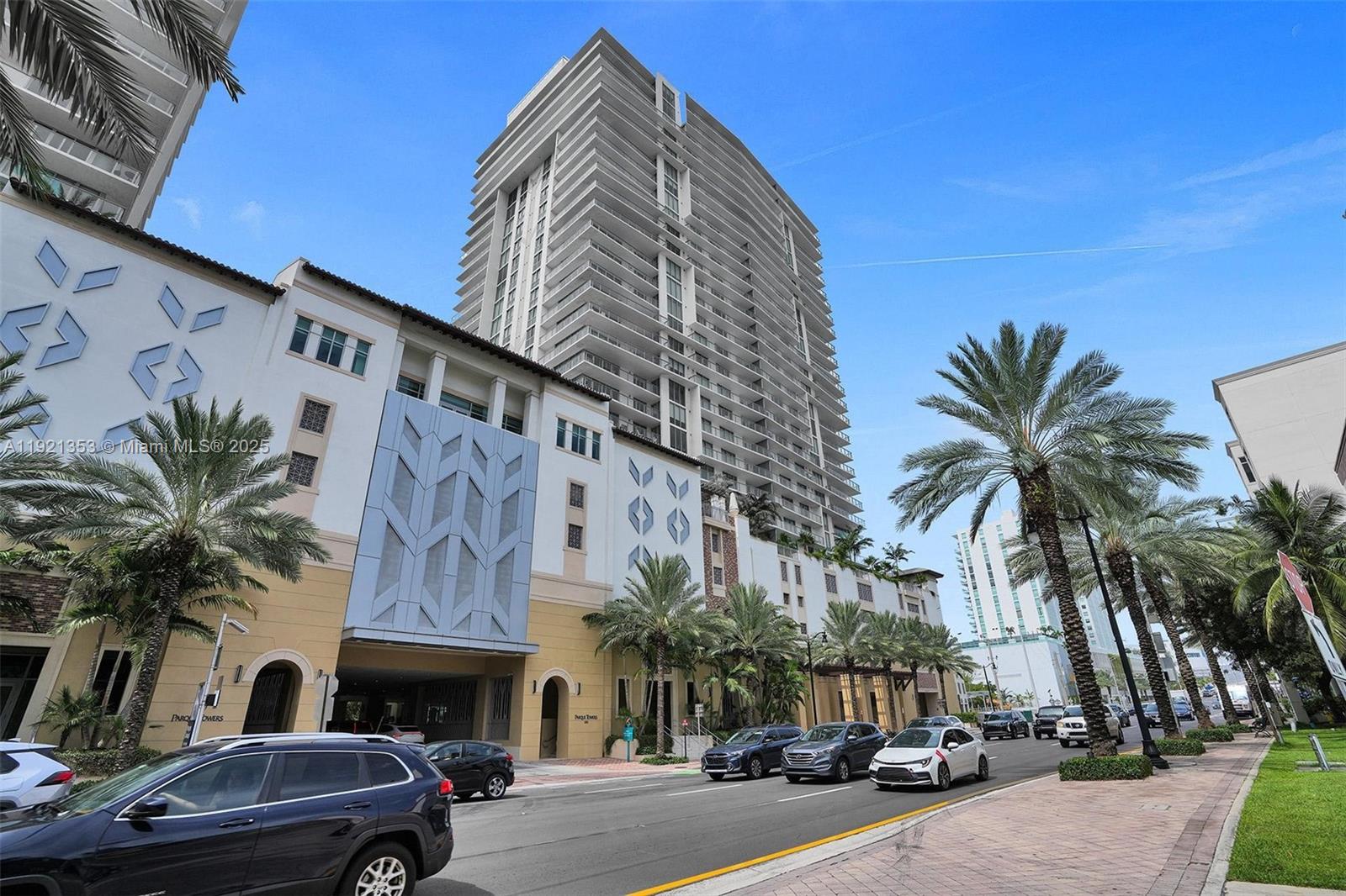 PARQUE TOWERS CONDO - Residential