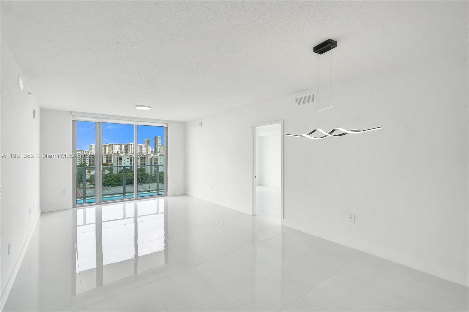 PARQUE TOWERS CONDO - Residential