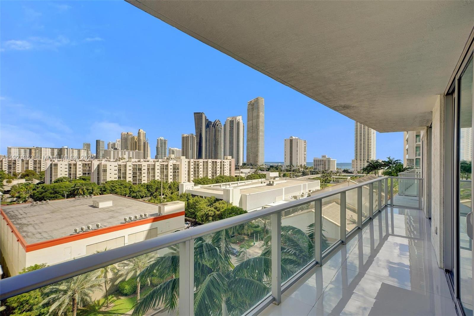 PARQUE TOWERS CONDO - Residential