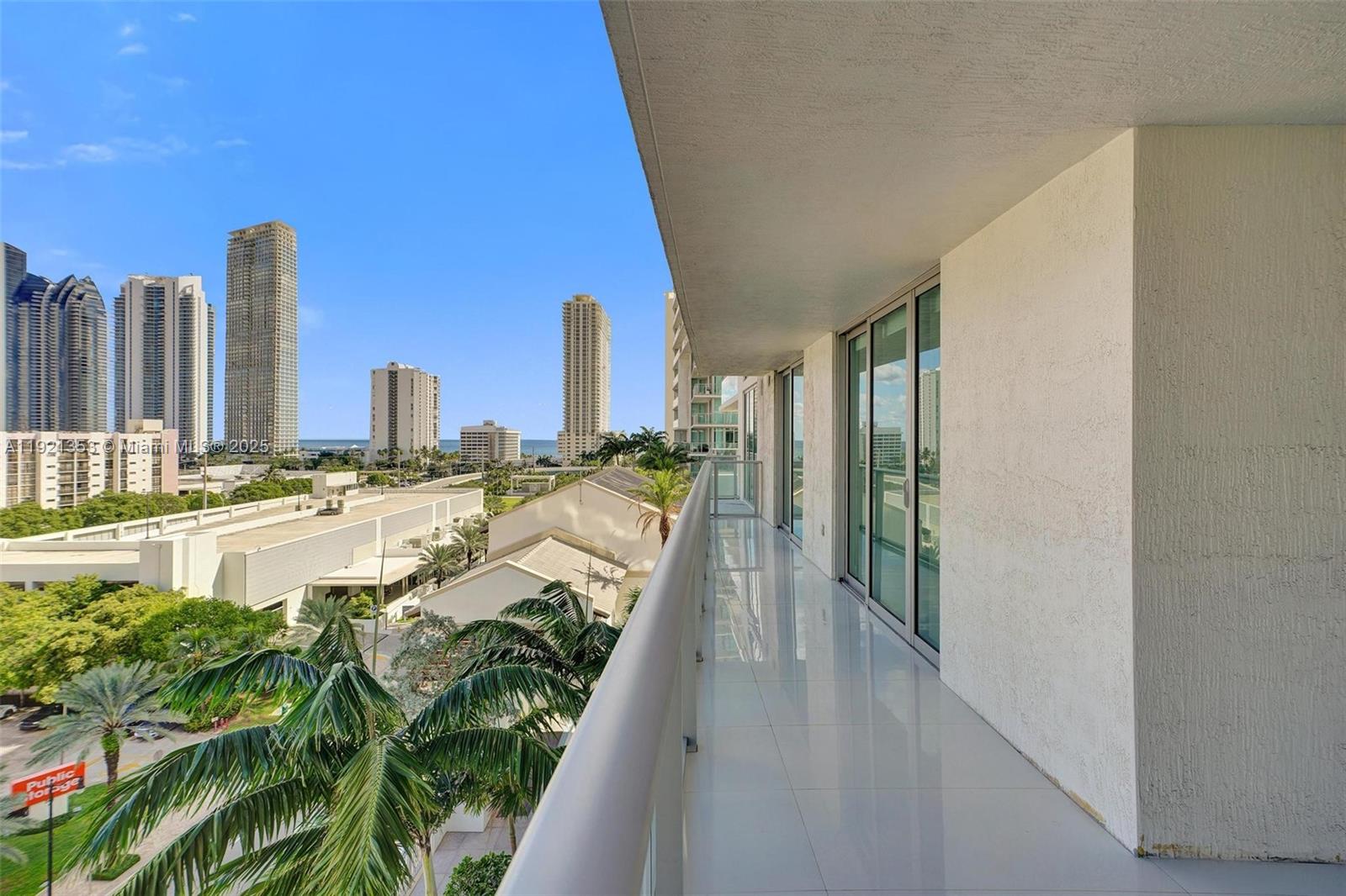 PARQUE TOWERS CONDO - Residential
