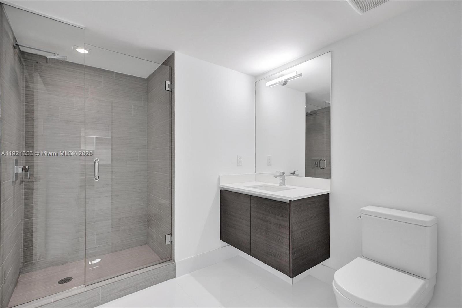 PARQUE TOWERS CONDO - Residential