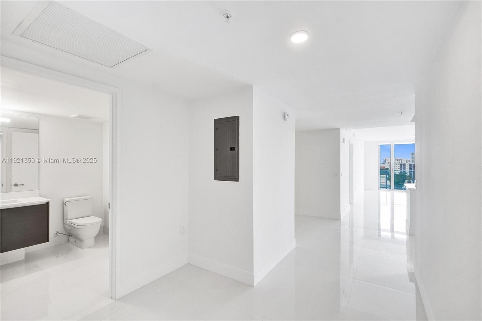 PARQUE TOWERS CONDO - Residential