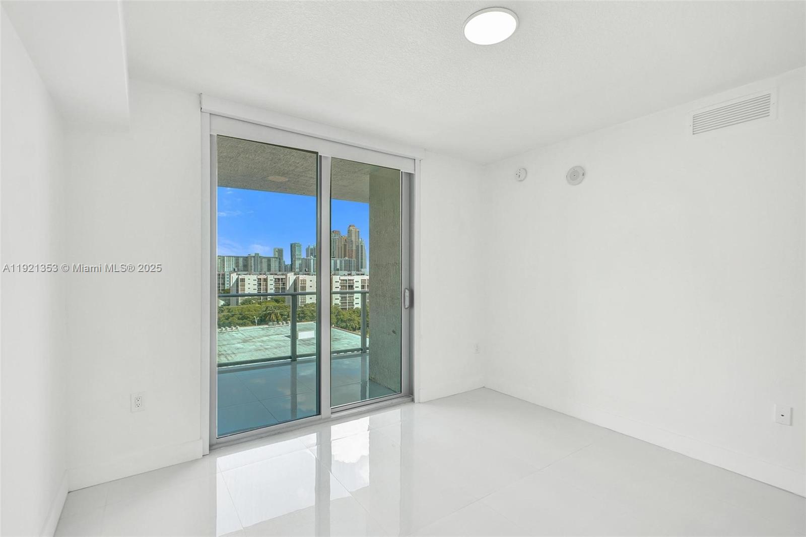 PARQUE TOWERS CONDO - Residential