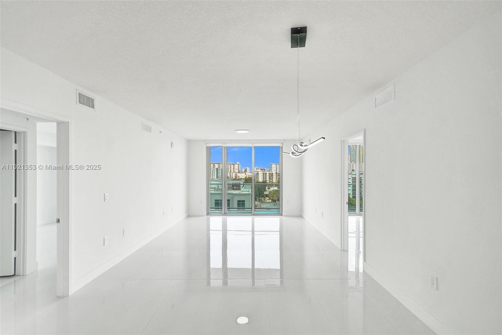 PARQUE TOWERS CONDO - Residential