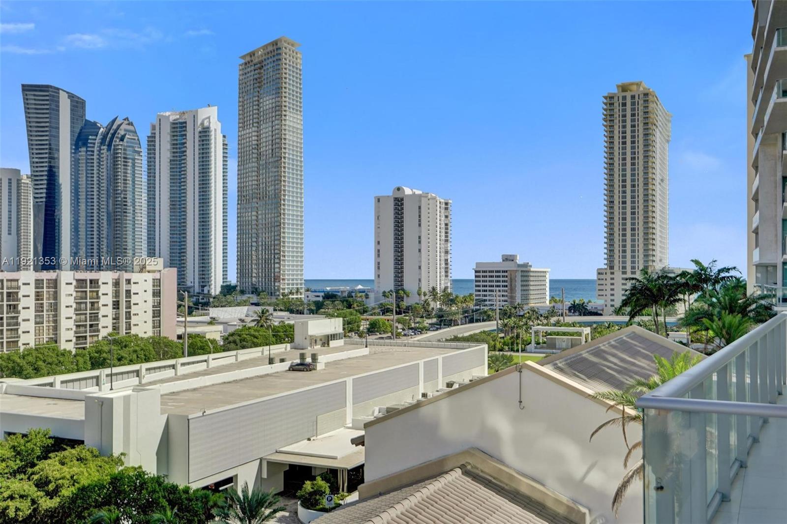 PARQUE TOWERS CONDO - Residential
