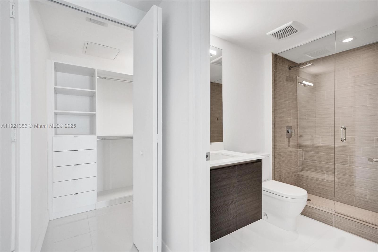 PARQUE TOWERS CONDO - Residential