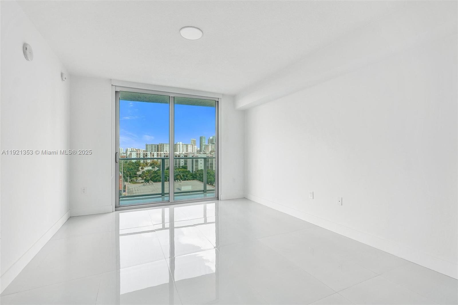 PARQUE TOWERS CONDO - Residential