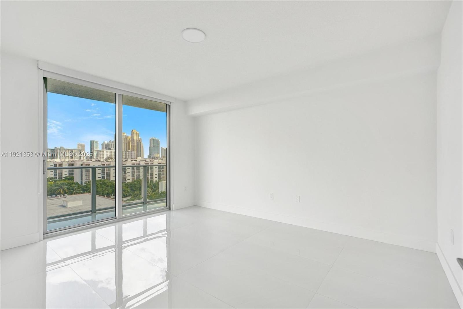 PARQUE TOWERS CONDO - Residential