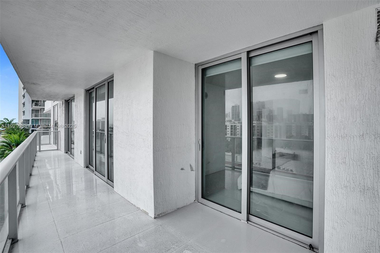 PARQUE TOWERS CONDO - Residential