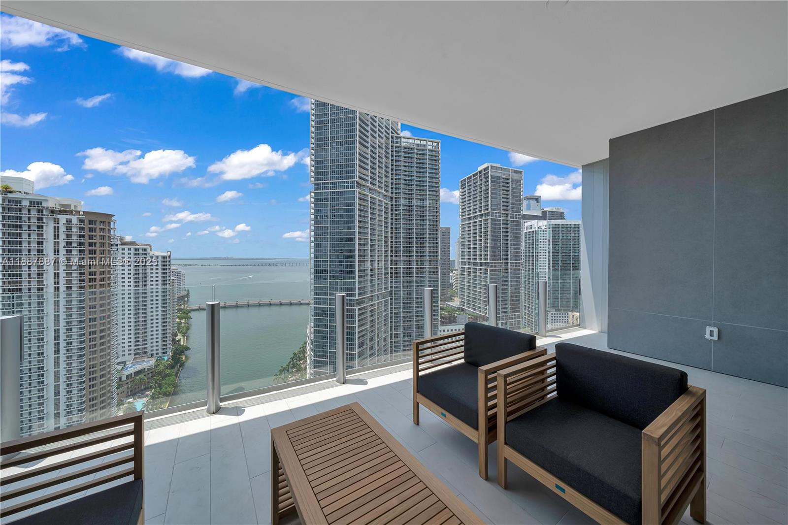 300 Biscayne Boulevard Way - Residential Lease