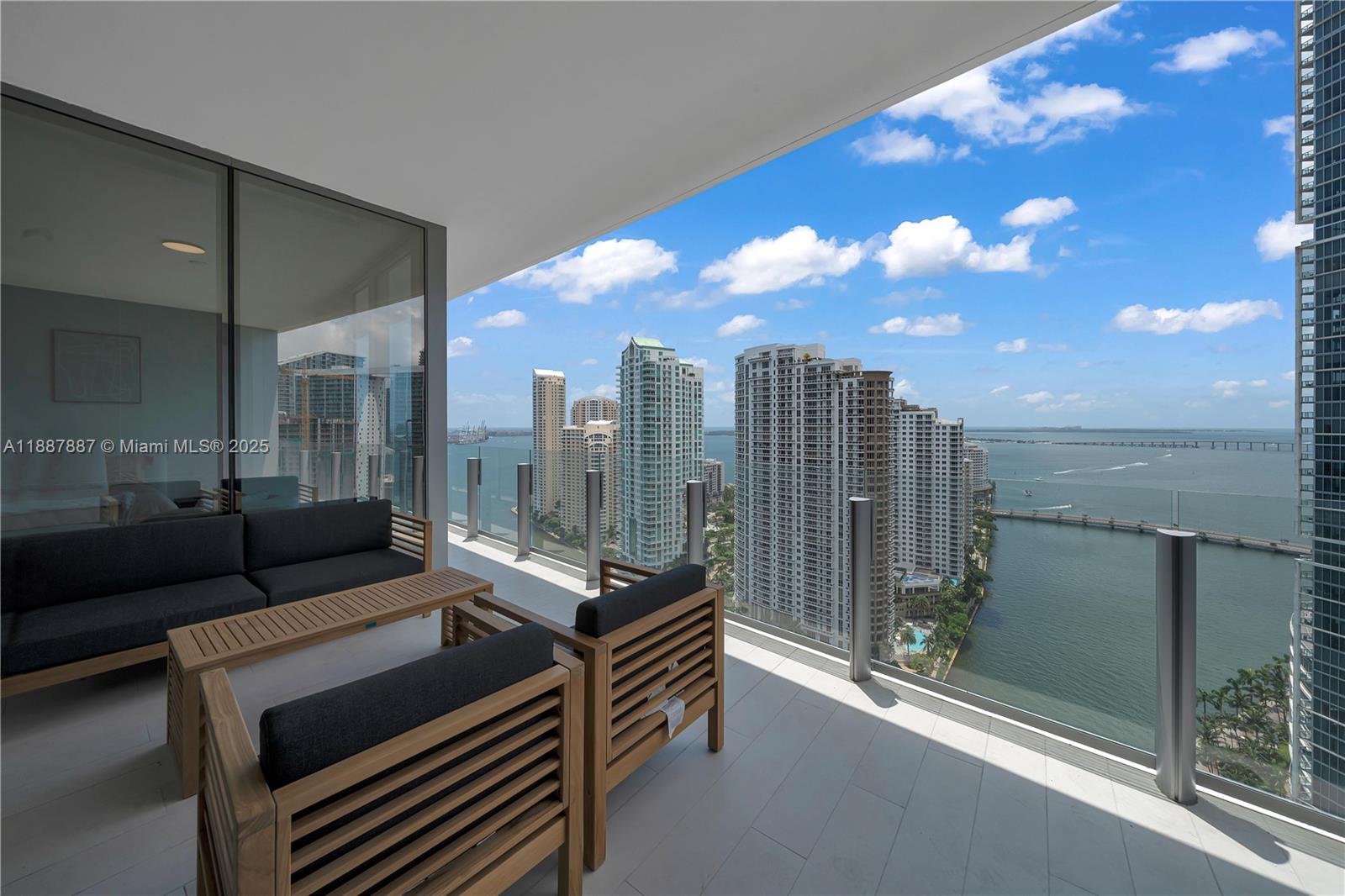 300 Biscayne Boulevard Way - Residential Lease