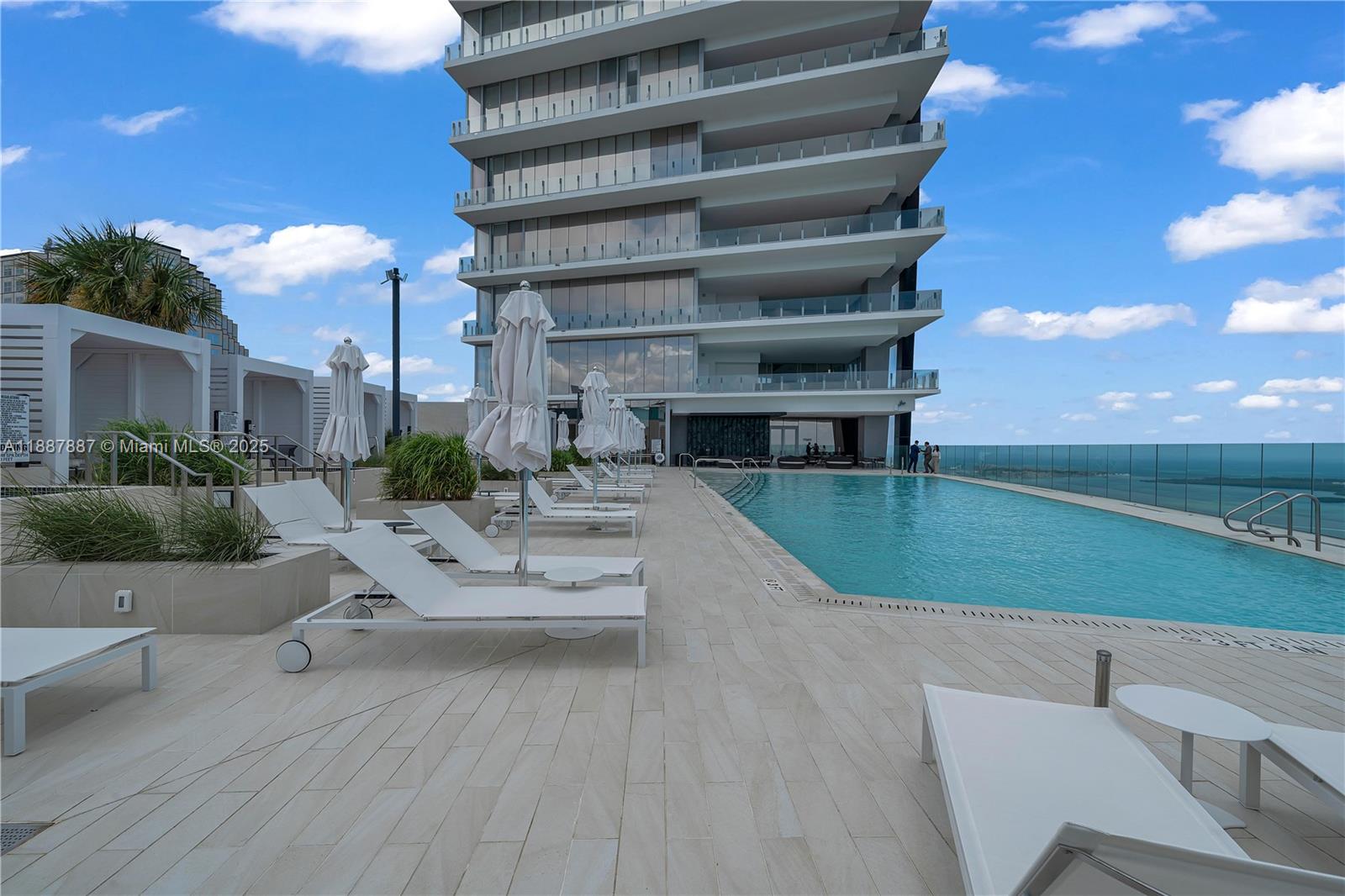 300 Biscayne Boulevard Way - Residential Lease
