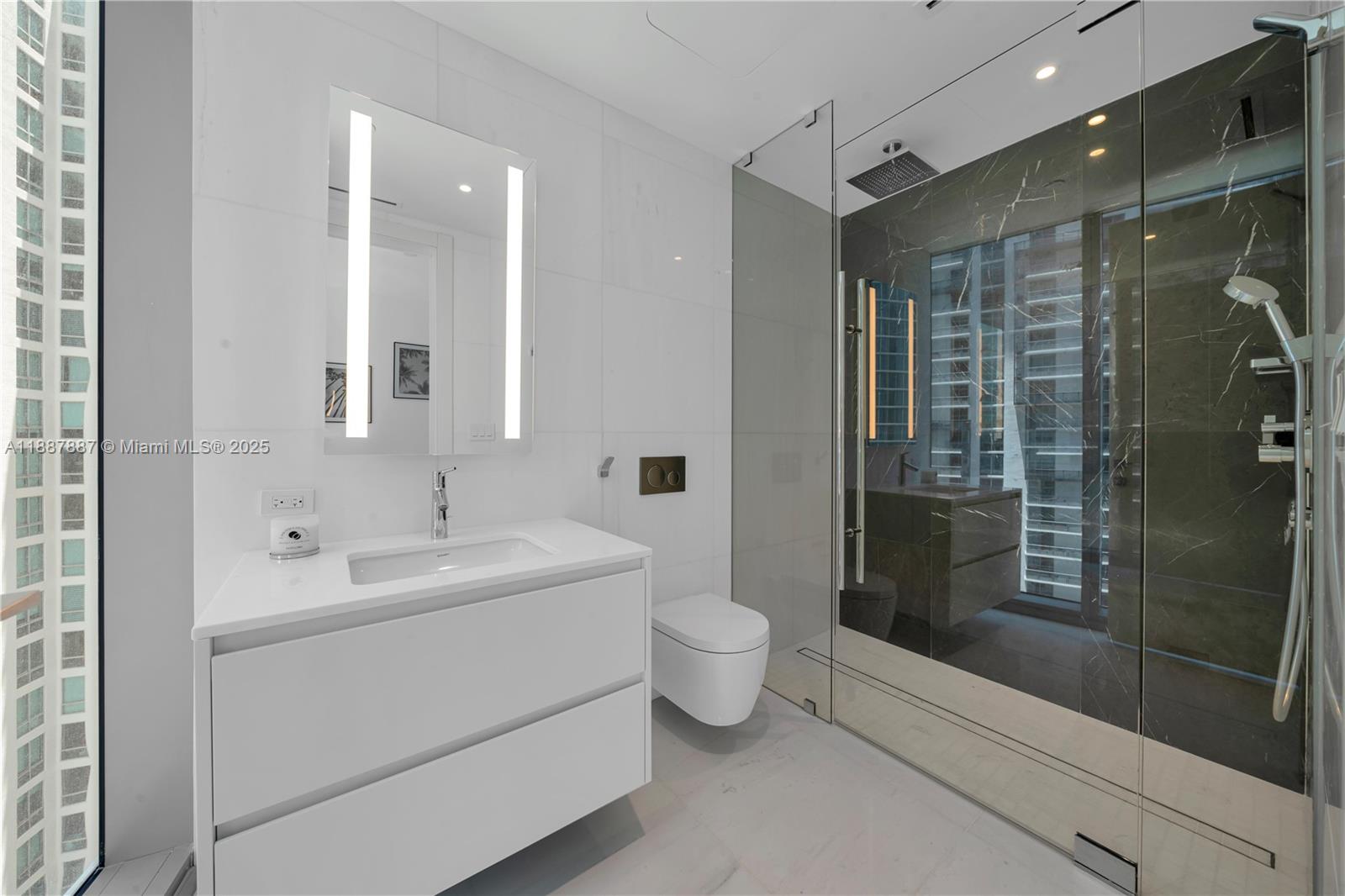 300 Biscayne Boulevard Way - Residential Lease