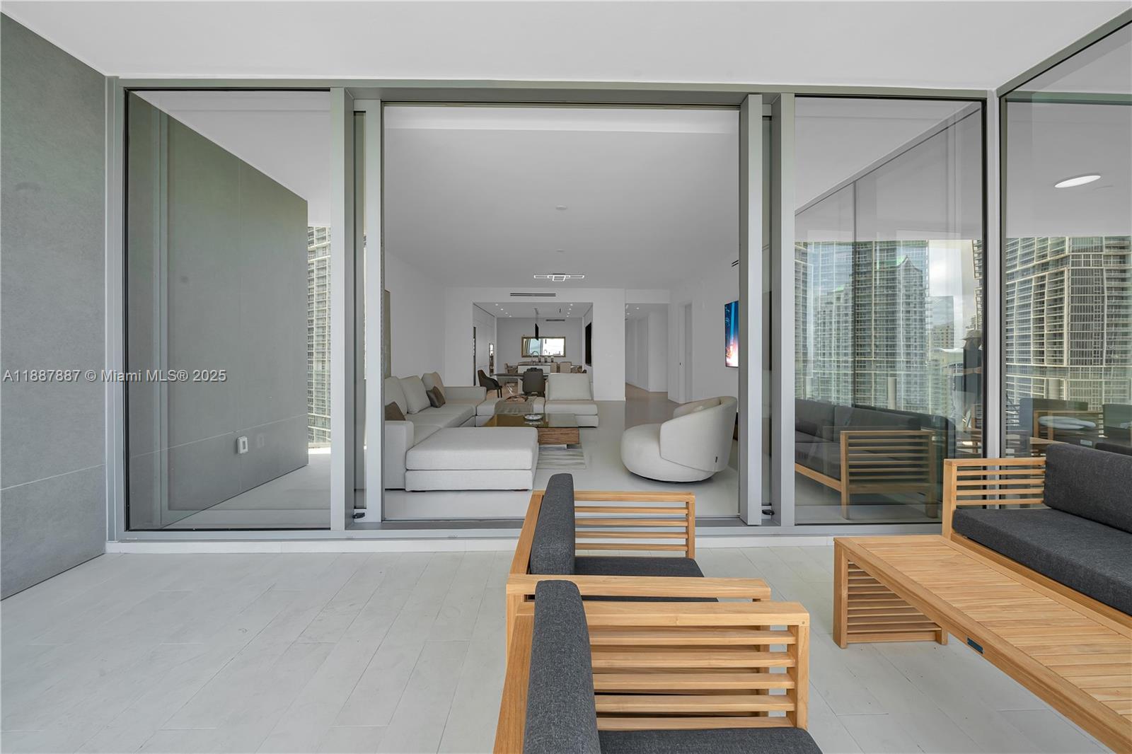 300 Biscayne Boulevard Way - Residential Lease