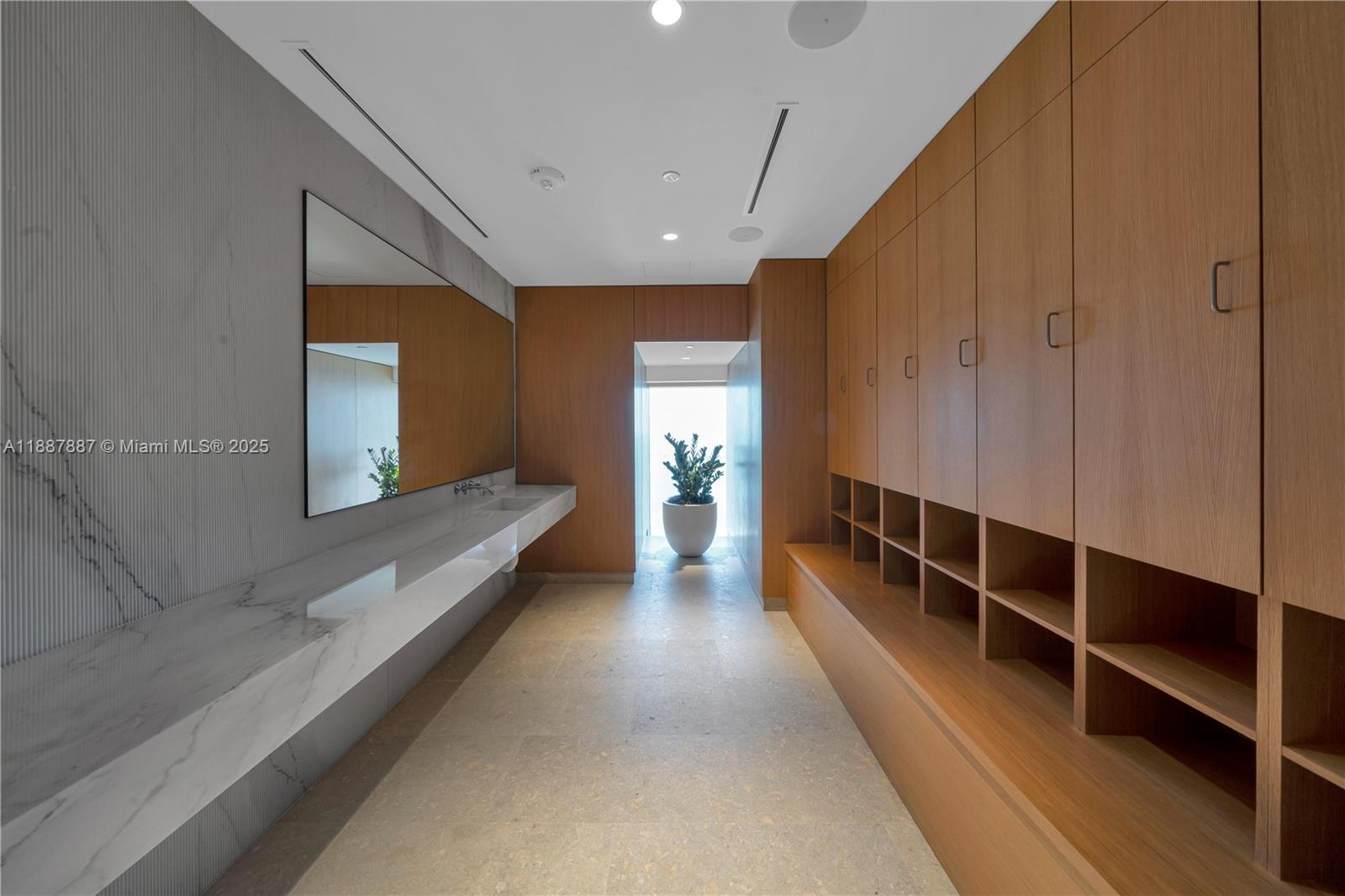 300 Biscayne Boulevard Way - Residential Lease