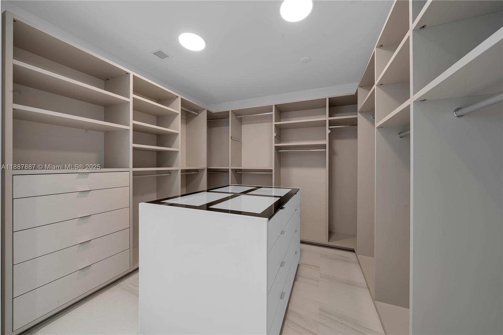 300 Biscayne Boulevard Way - Residential Lease