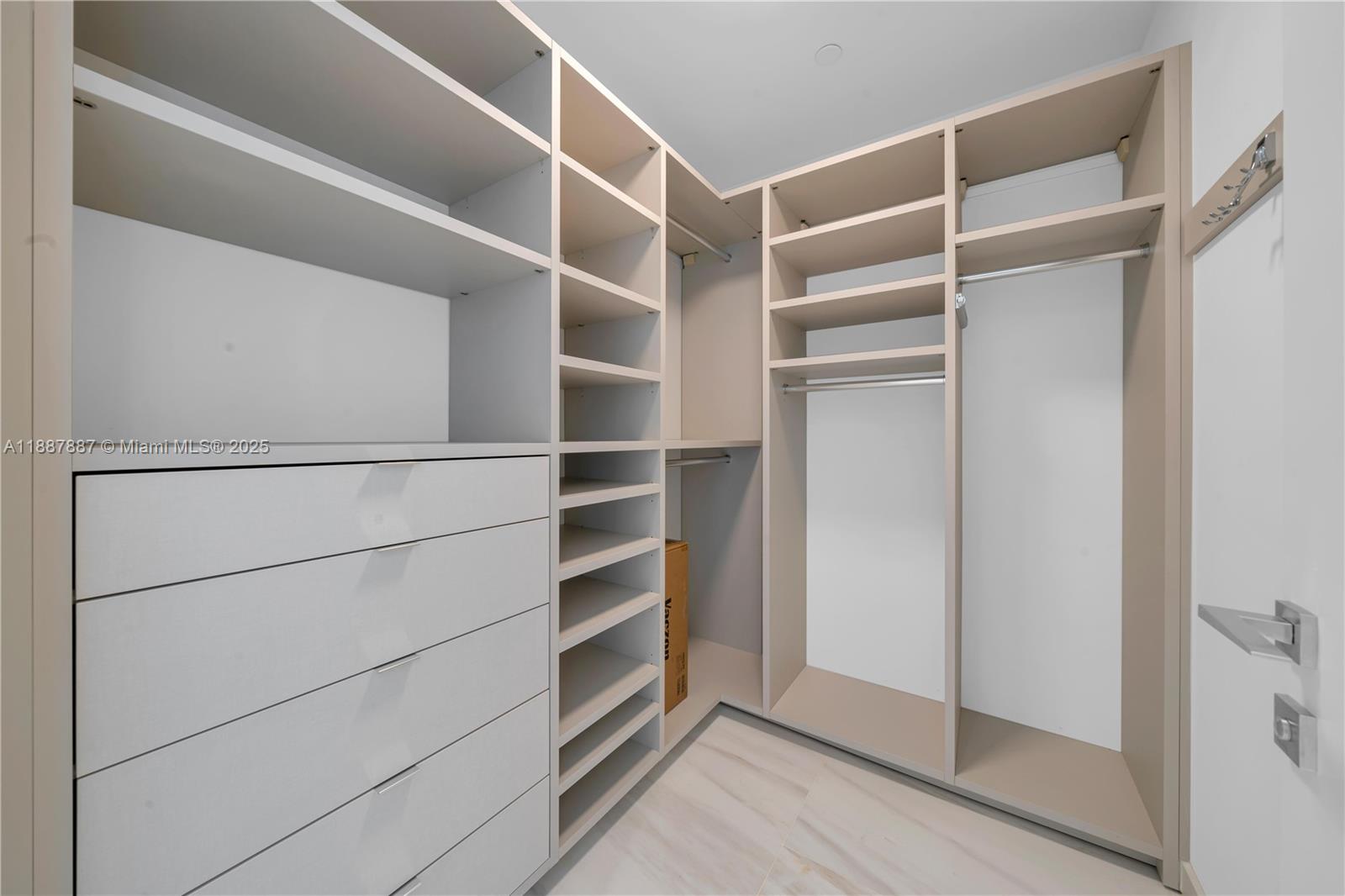 300 Biscayne Boulevard Way - Residential Lease
