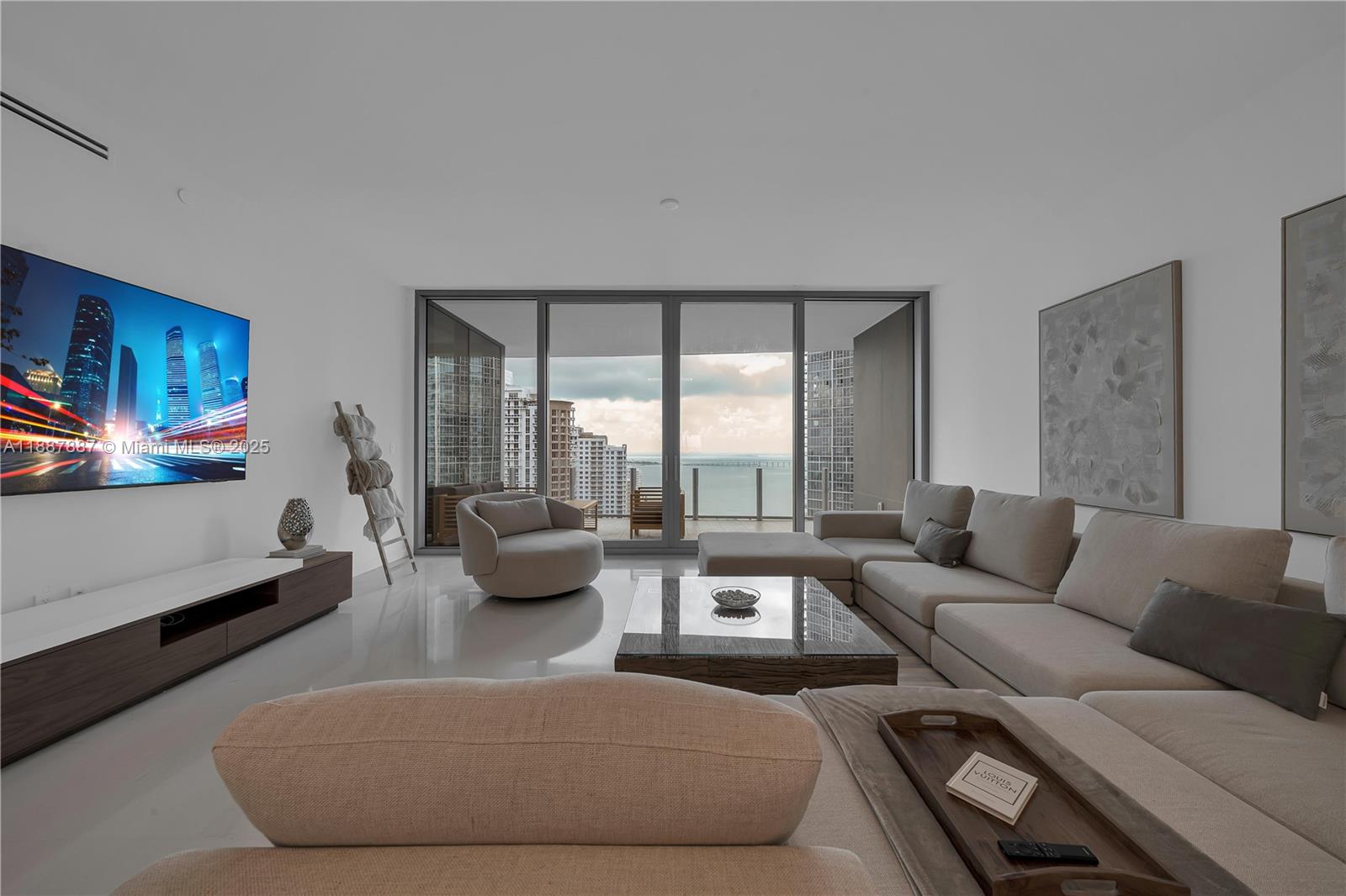 300 Biscayne Boulevard Way - Residential Lease