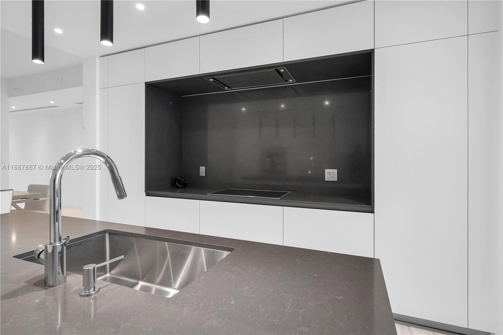 300 Biscayne Boulevard Way - Residential Lease
