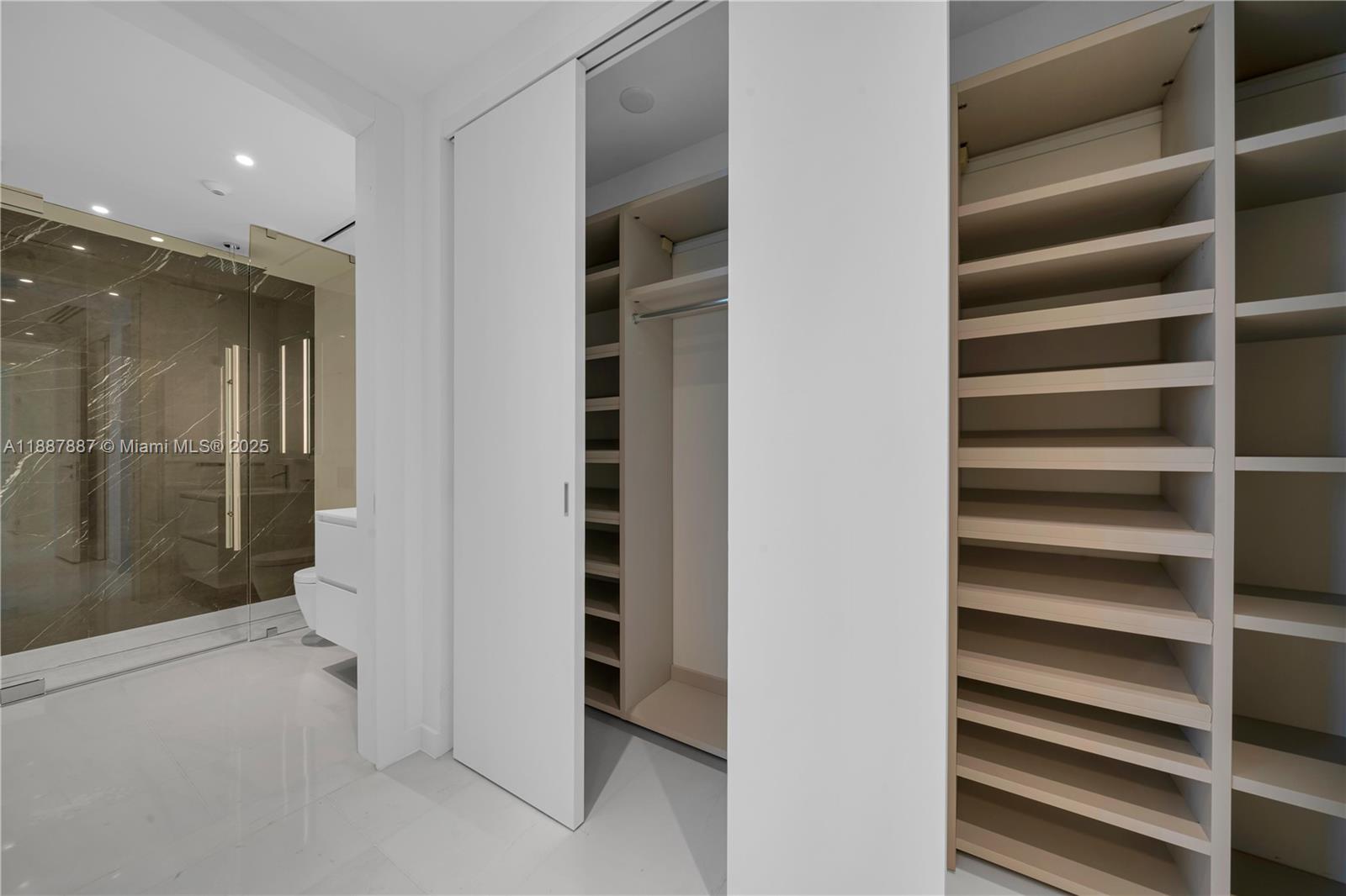 300 Biscayne Boulevard Way - Residential Lease