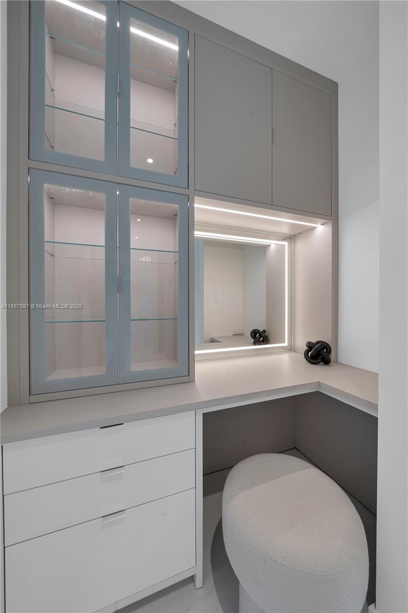 300 Biscayne Boulevard Way - Residential Lease