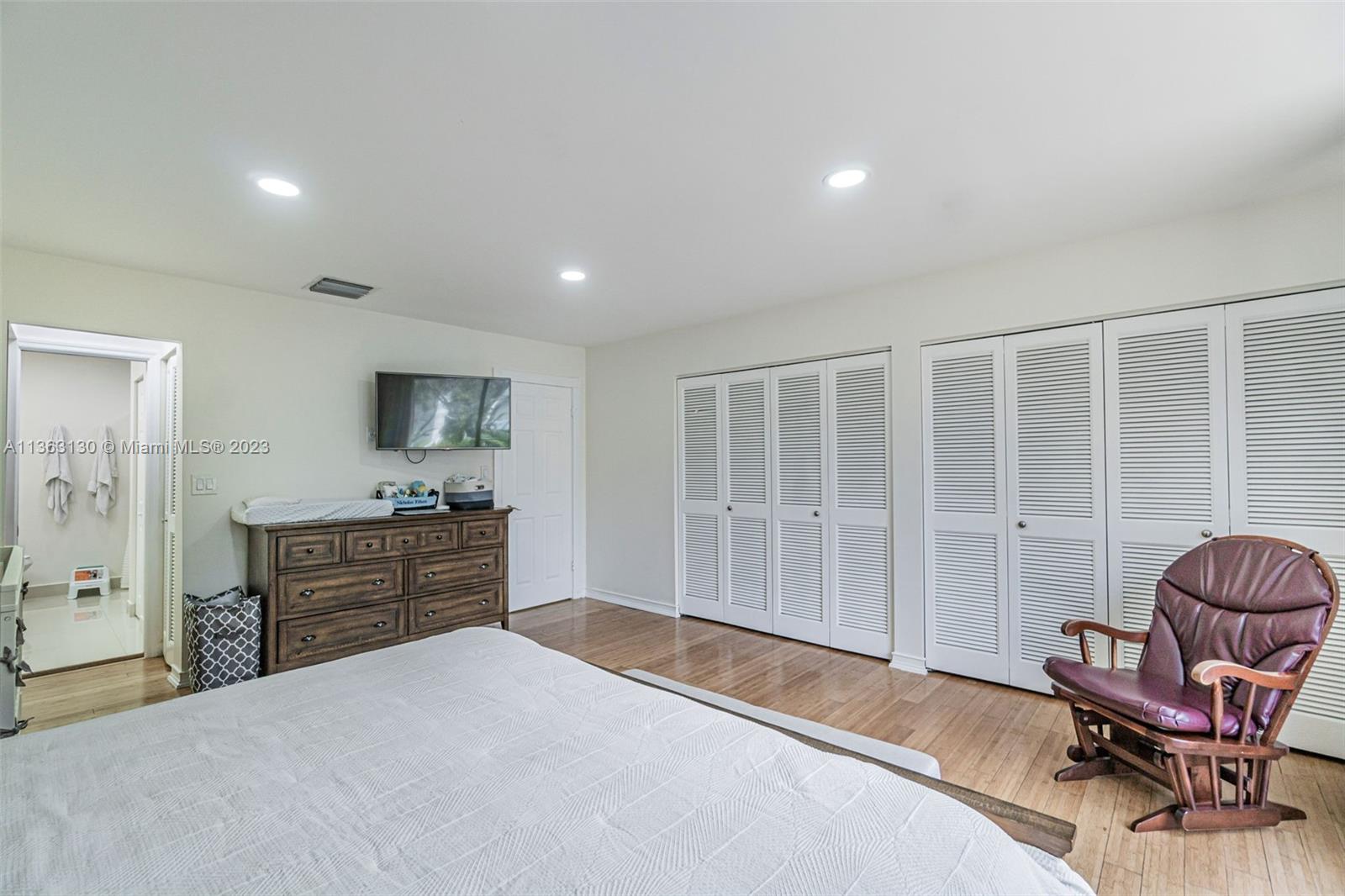 COSTA DEL SOL CONDO NO 1 - Residential Lease