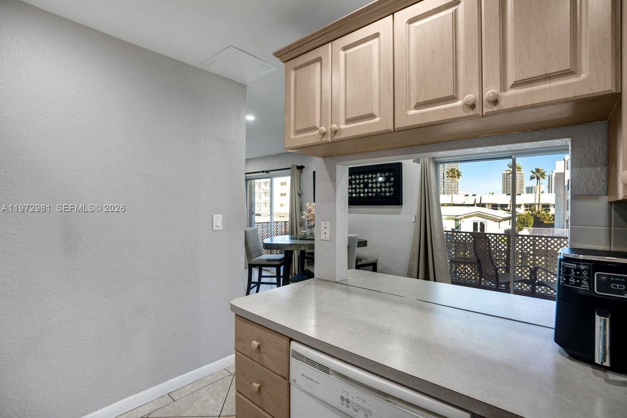 CARIBBEAN HOUSE CONDO - Residential