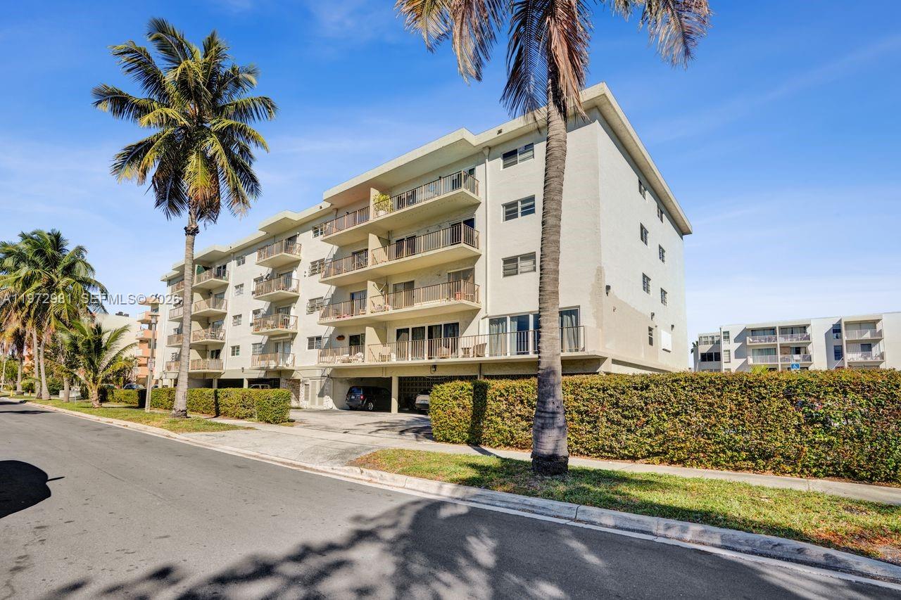 CARIBBEAN HOUSE CONDO - Residential