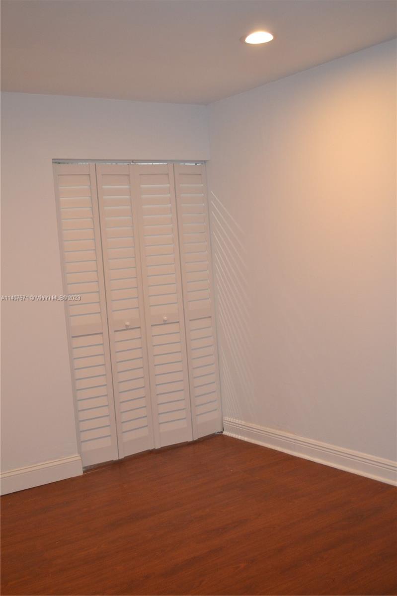 ROYALE GREEN CONDO 11 - Residential Lease