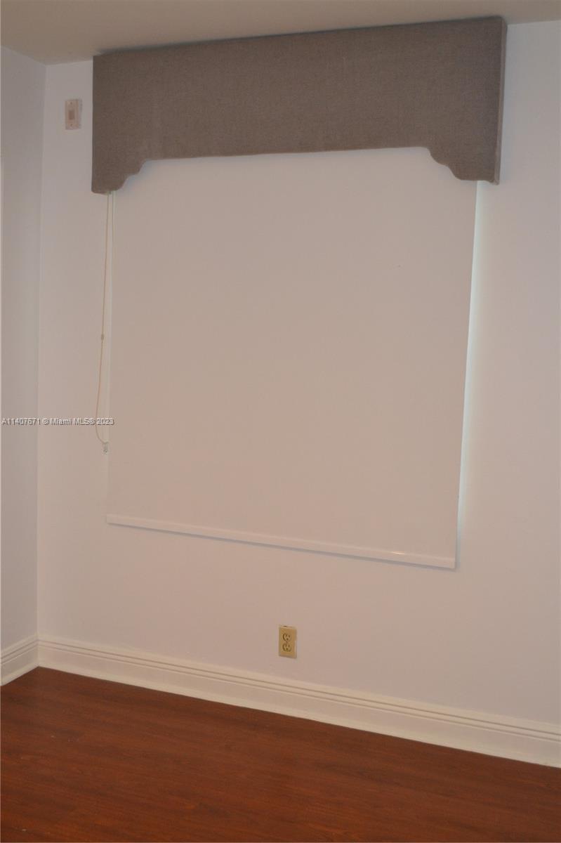 ROYALE GREEN CONDO 11 - Residential Lease