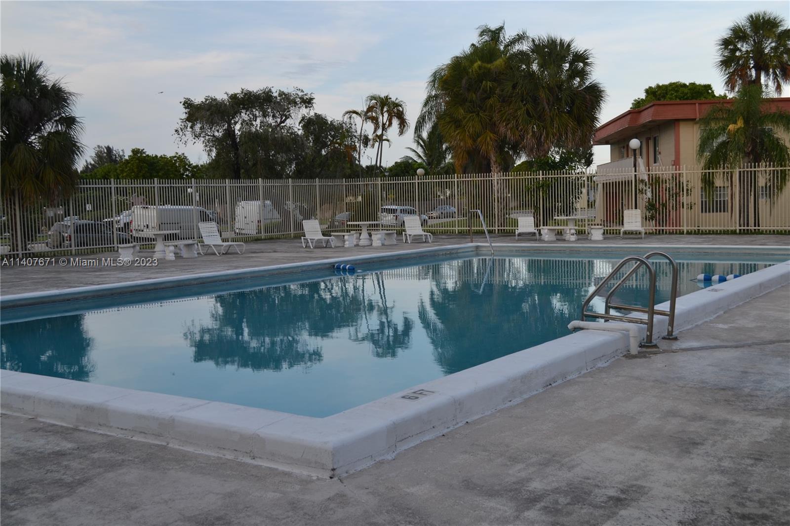ROYALE GREEN CONDO 11 - Residential Lease