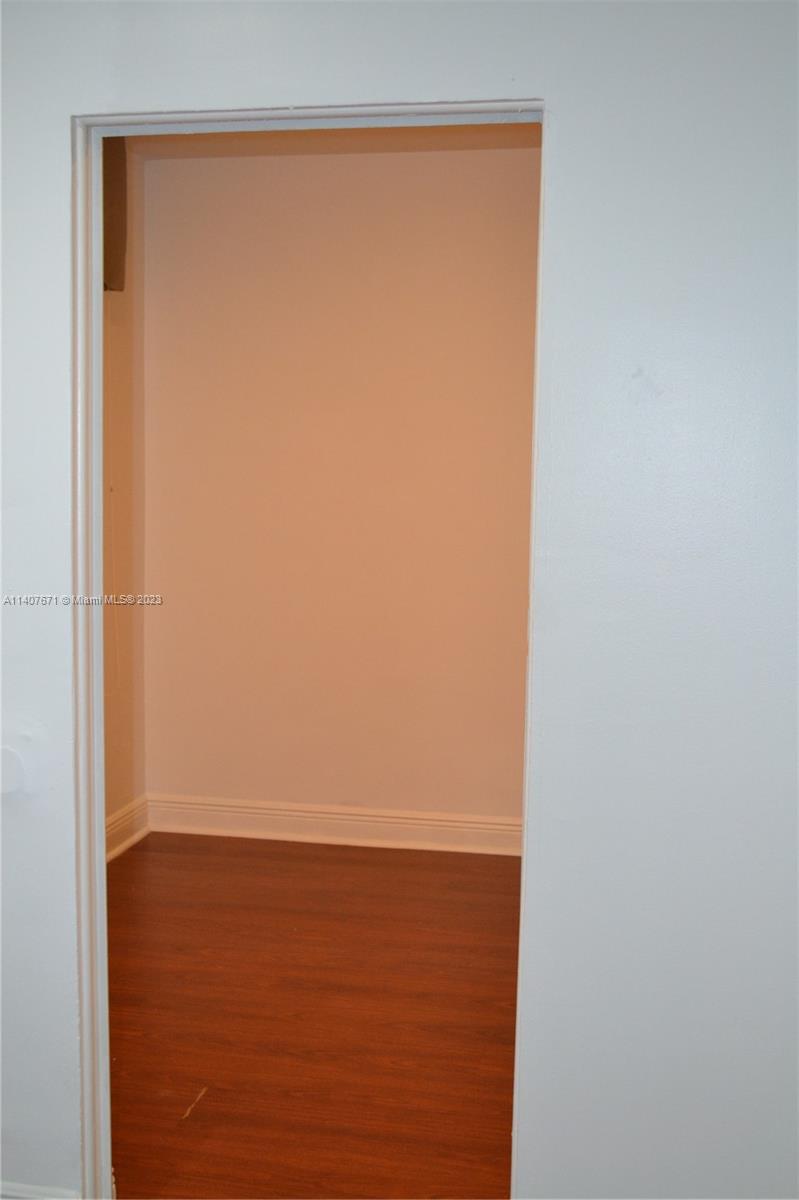 ROYALE GREEN CONDO 11 - Residential Lease