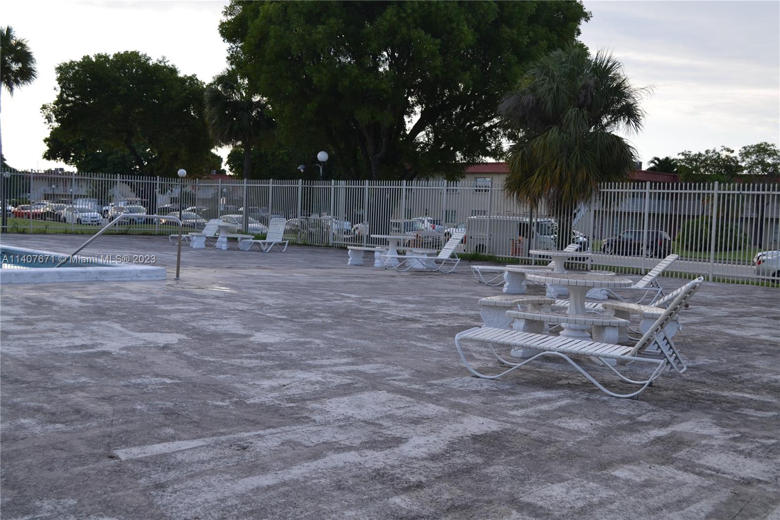 ROYALE GREEN CONDO 11 - Residential Lease