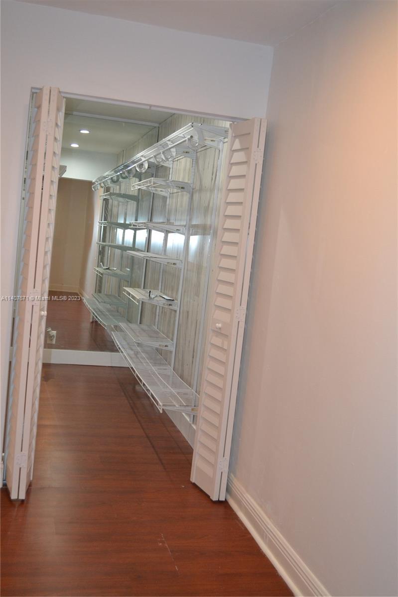 ROYALE GREEN CONDO 11 - Residential Lease