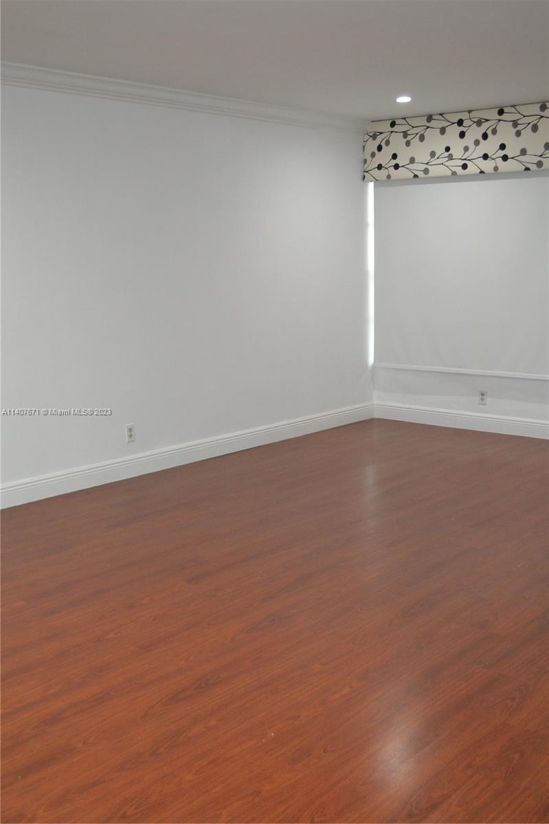 ROYALE GREEN CONDO 11 - Residential Lease