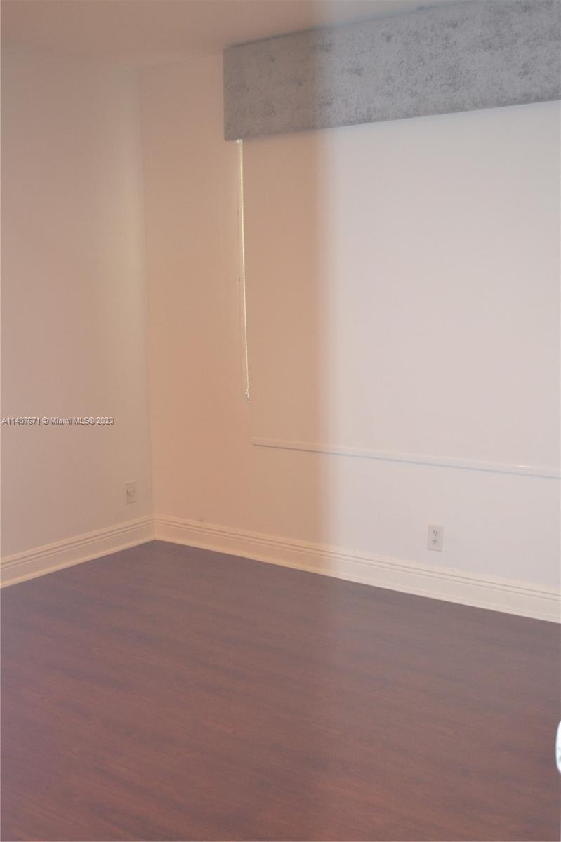 ROYALE GREEN CONDO 11 - Residential Lease